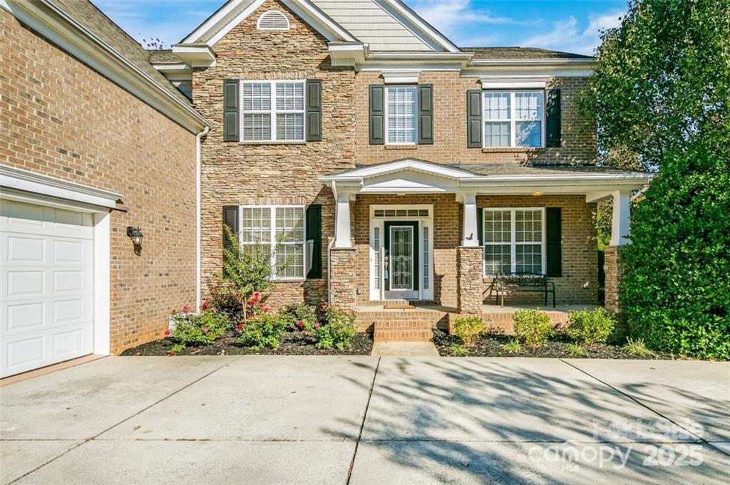 Property image 2 of 407 Ranelagh Drive in Wesley Oaks, Waxhaw, NC 28173