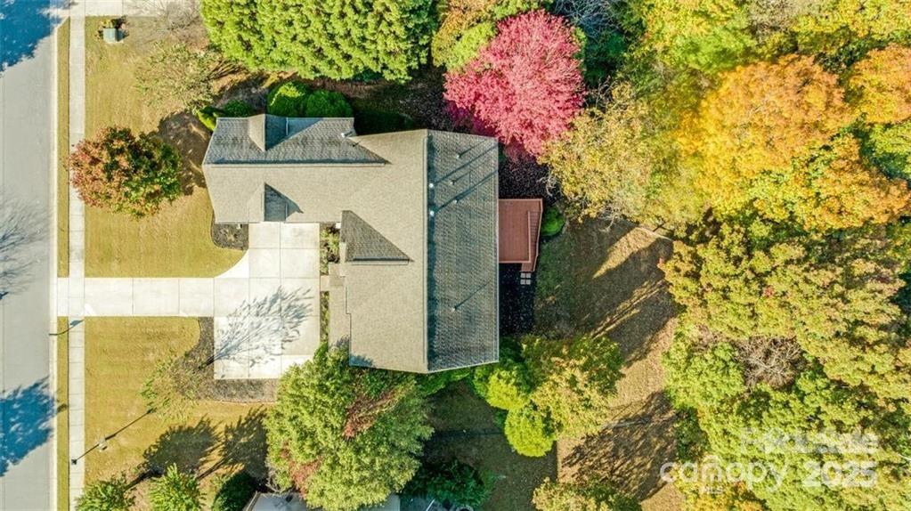 Property image 3 of 407 Ranelagh Drive in Wesley Oaks, Waxhaw, NC 28173