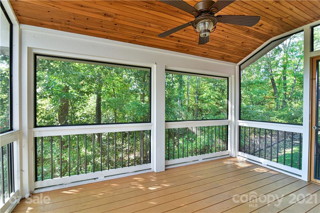 Property image 3 of 37 Tudor Way in Tudor Croft, Black Mountain, NC 28711