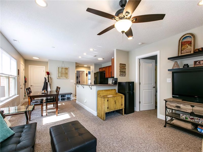 Property image 2 at 252 Wash Creek Drive, Hendersonville, NC 28739
