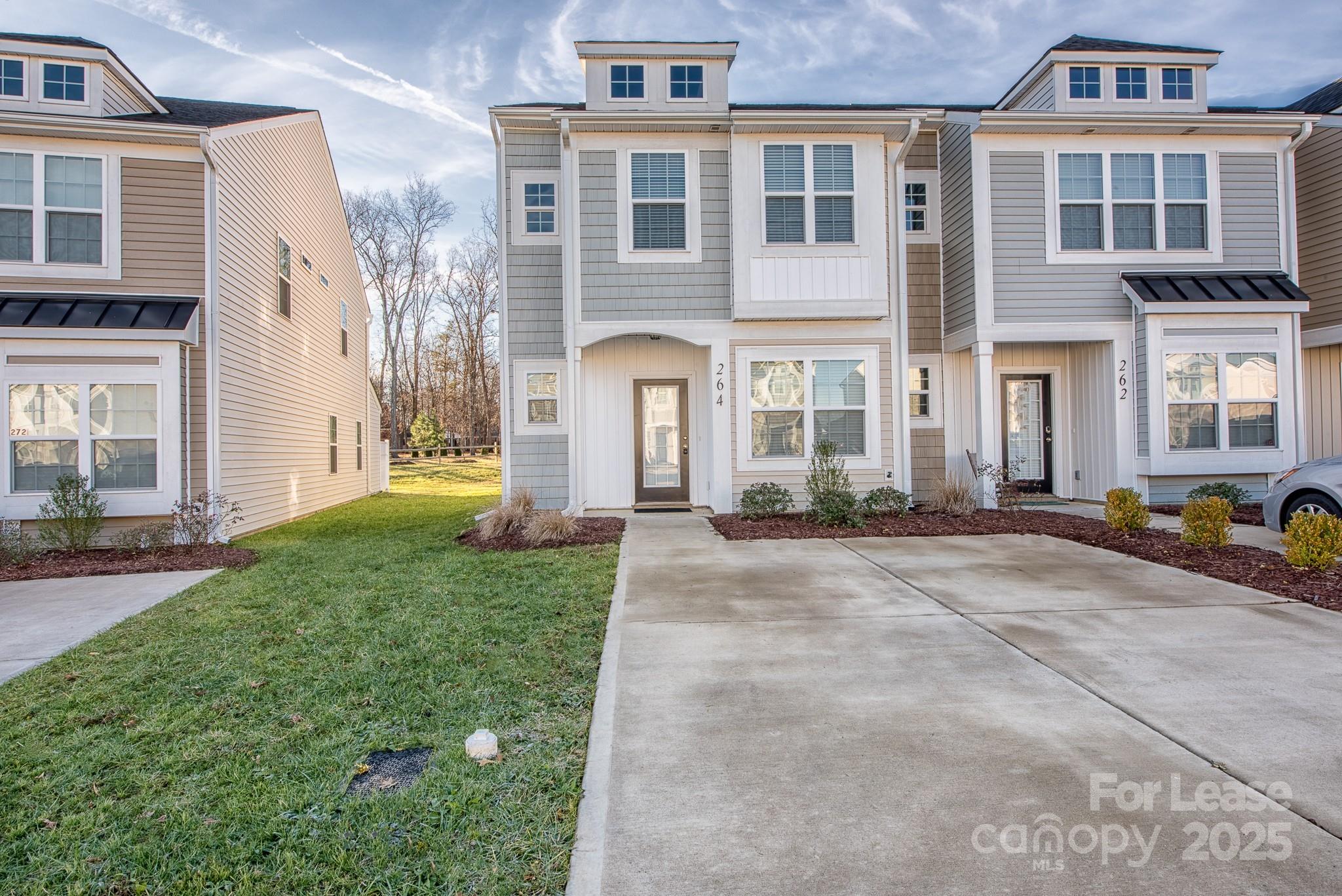Property image 2 of 264 Halton Crossing Drive in Settlers Landing, Concord, NC 28027