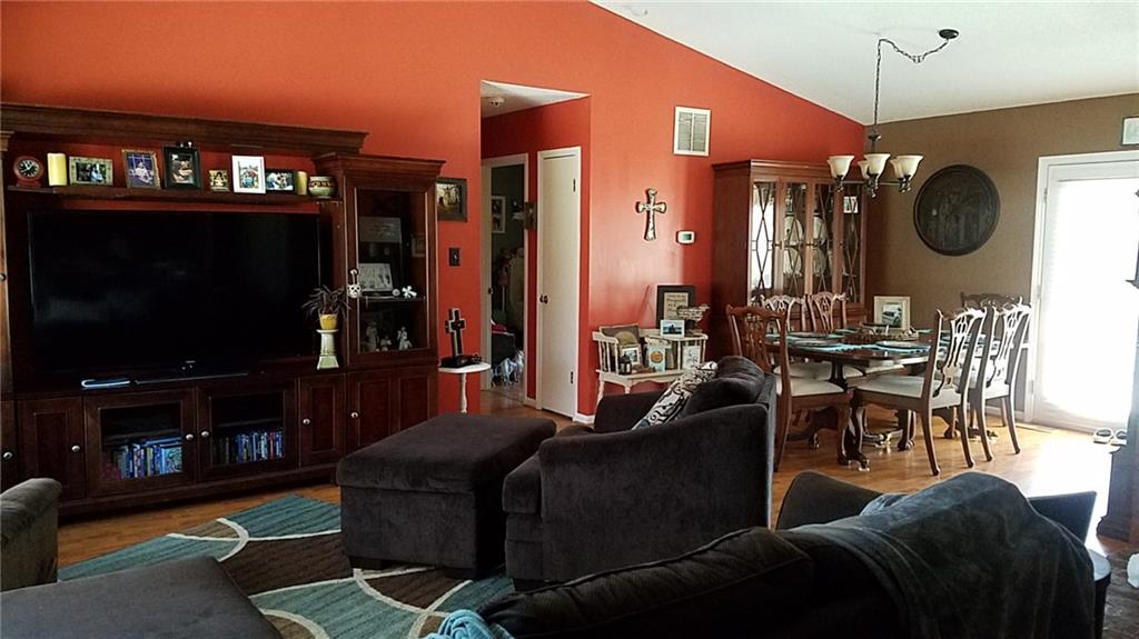 Property image 3 of 1789 Woodridge Circle in Woodridge, Hickory, NC 28602