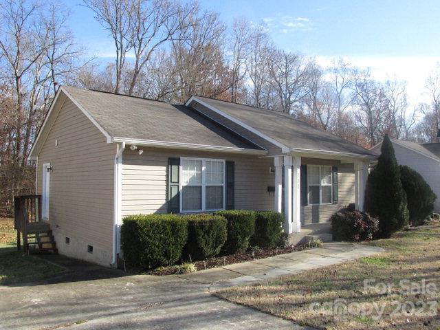 Property image 2 of 702 Willow Road in ROLLING HILLS, Salisbury, NC 28147