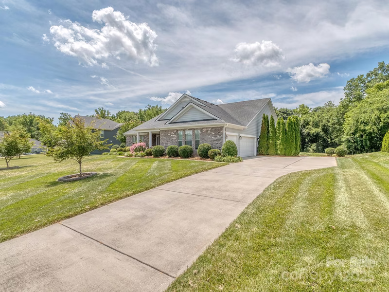 Property image 3 at 314 Candella Drive, Matthews, NC 28104