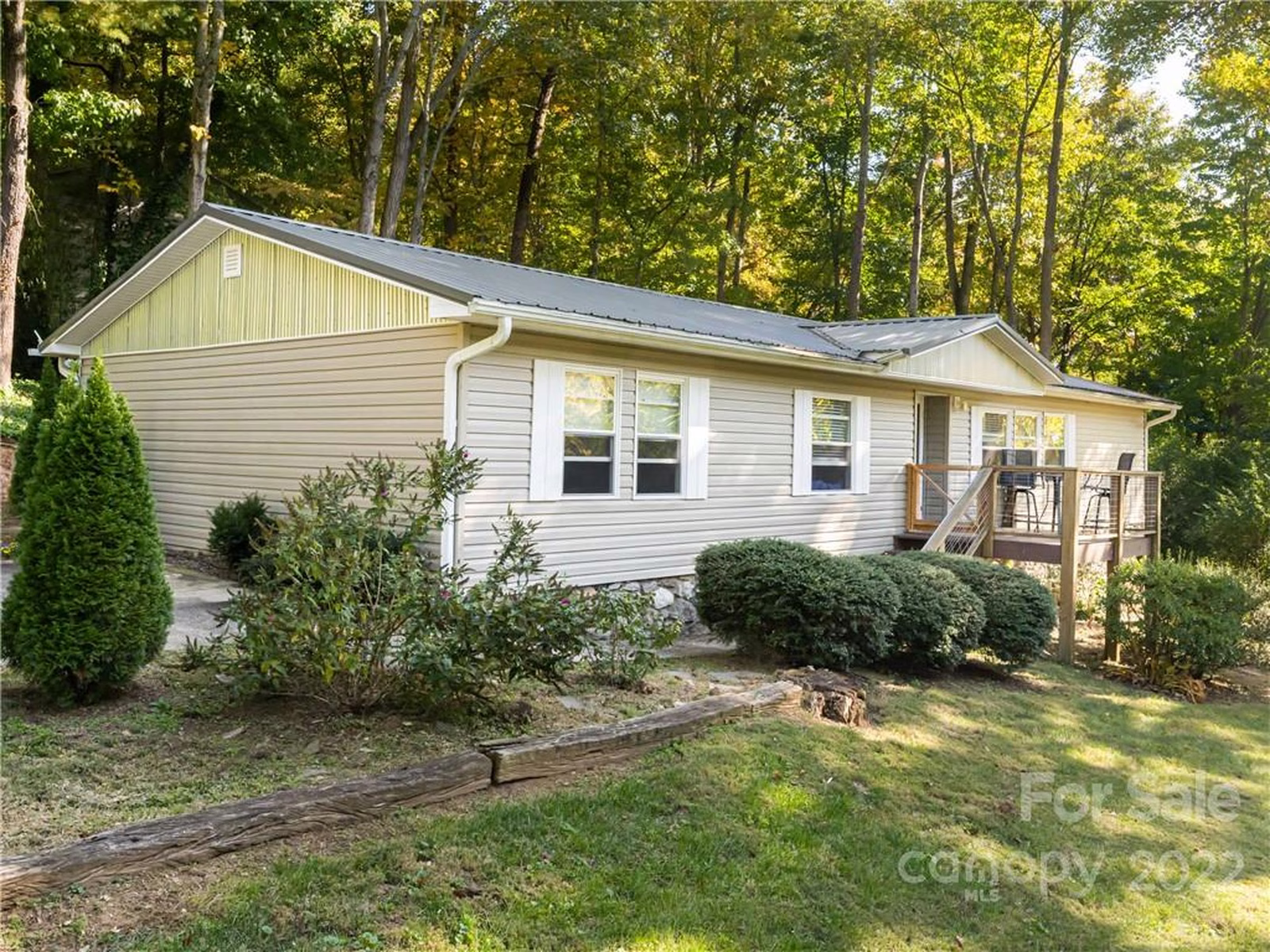 Property image 1 at 2 Valleywood Court, Asheville, NC 28803