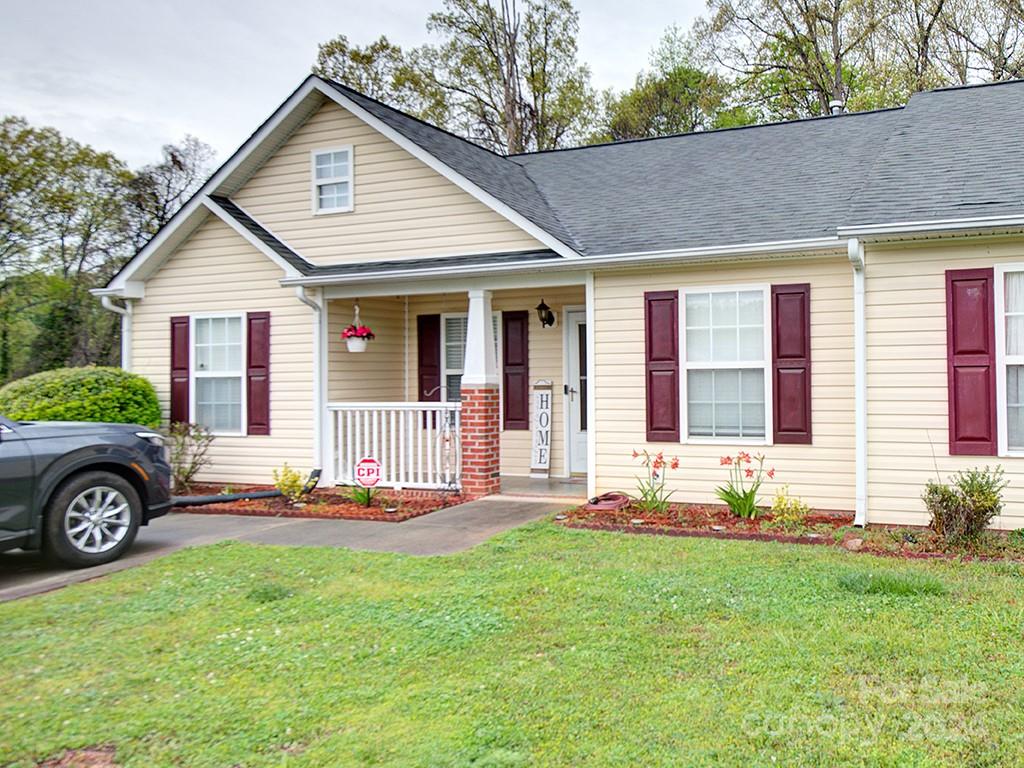 Property image 4 of 1347 Pampas Circle in Camellia Corners, Rock Hill, SC 29732