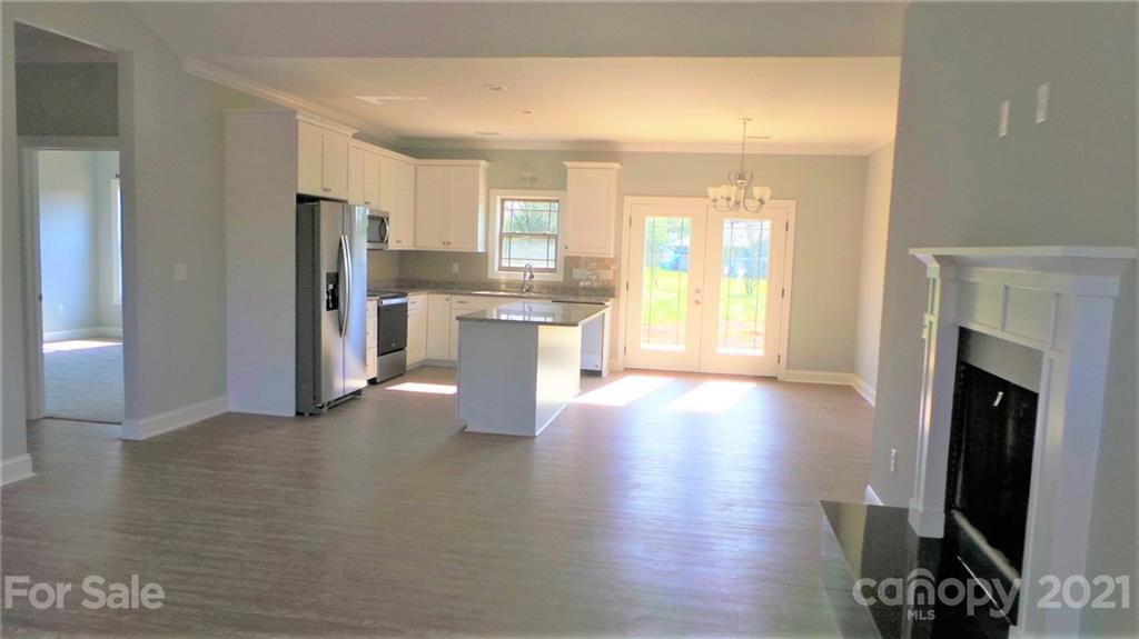 Property image 4 of 1753 Woodridge Circle in Woodridge, Hickory, NC 28602