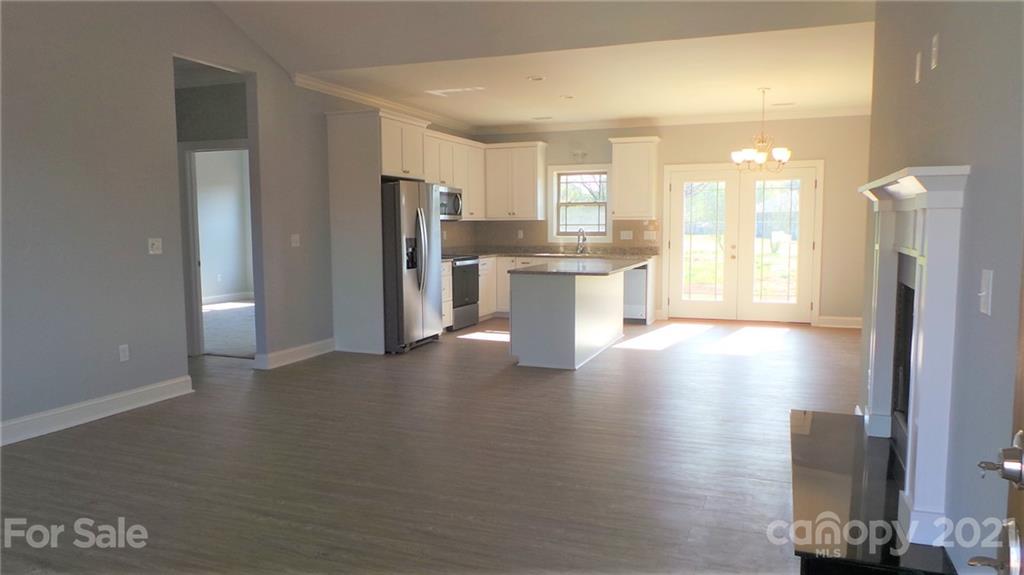 Property image 5 of 1753 Woodridge Circle in Woodridge, Hickory, NC 28602