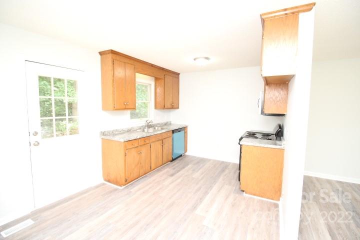 Property image 2 of 1305 Ridgewood Drive in hidden valley, Concord, NC 28027