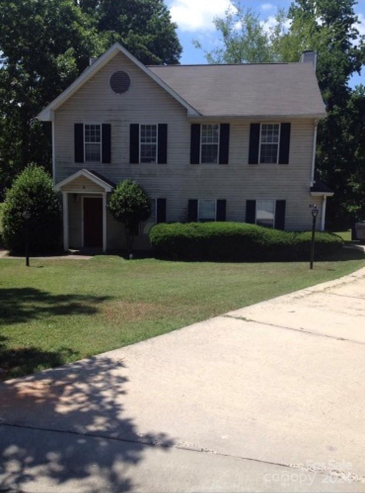 Property image 4 of 814 Selwyn Oaks Court in Selwyn Farms, Charlotte, NC 28209