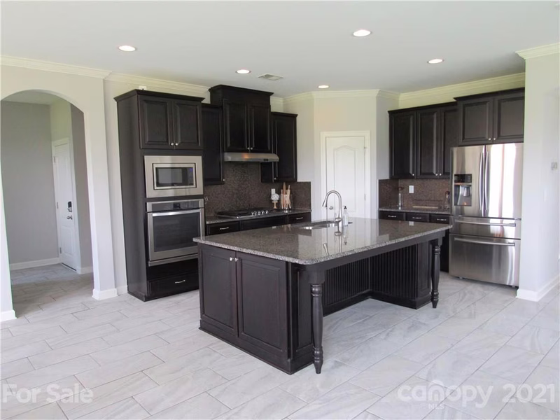 Property image 2 at 610 Blaise Court, Matthews, NC 28104