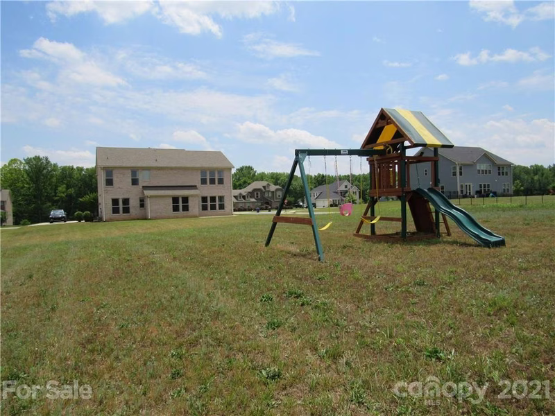 Property image 4 at 610 Blaise Court, Matthews, NC 28104