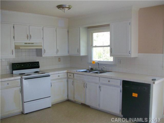 Property image 3 of 1430 Columbus Street in Sunset Hills, Albemarle, NC 28001