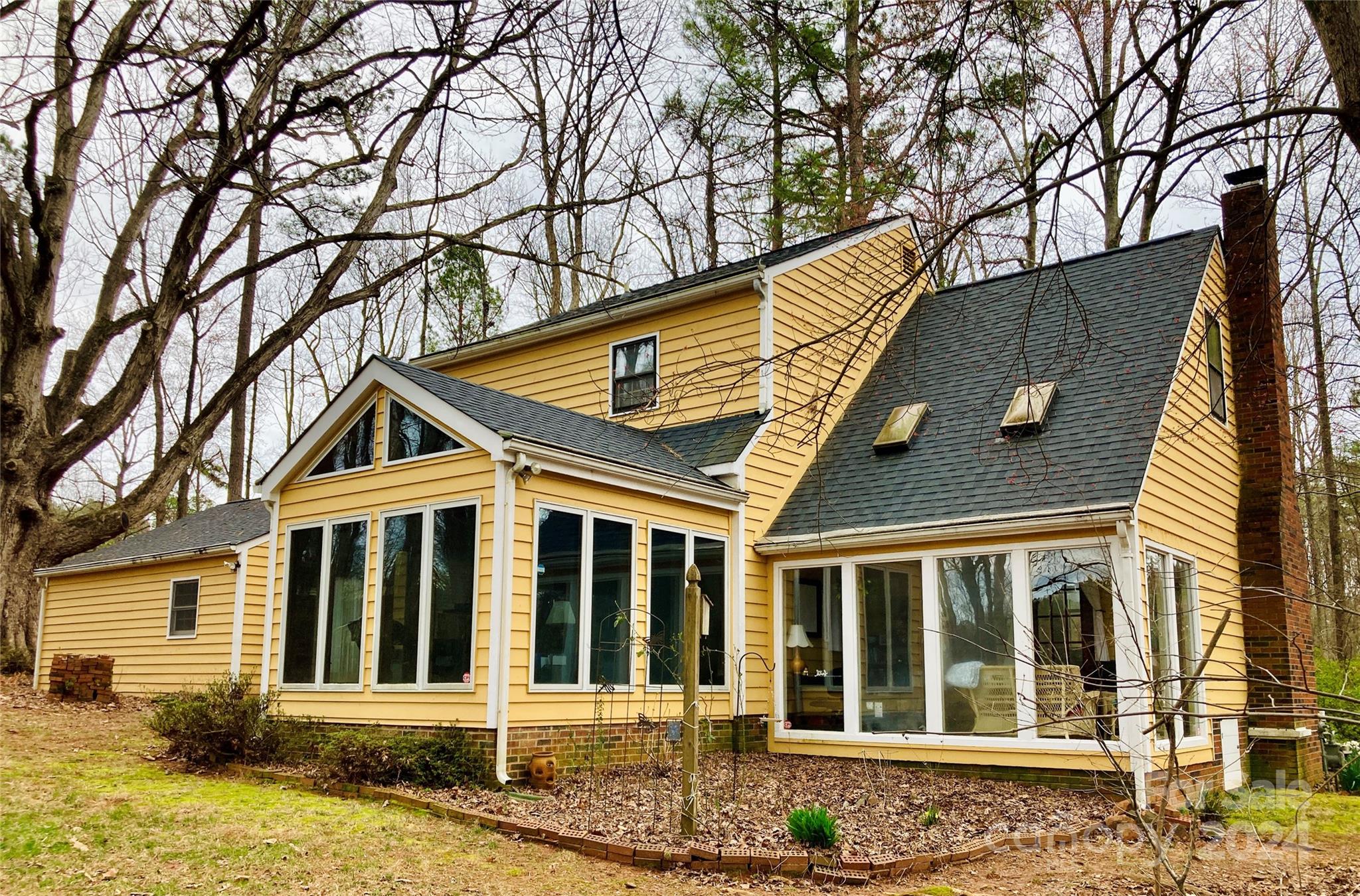 Property image 3 of 1490 Kensington Circle in Nottingham Estates, Newton, NC 28658