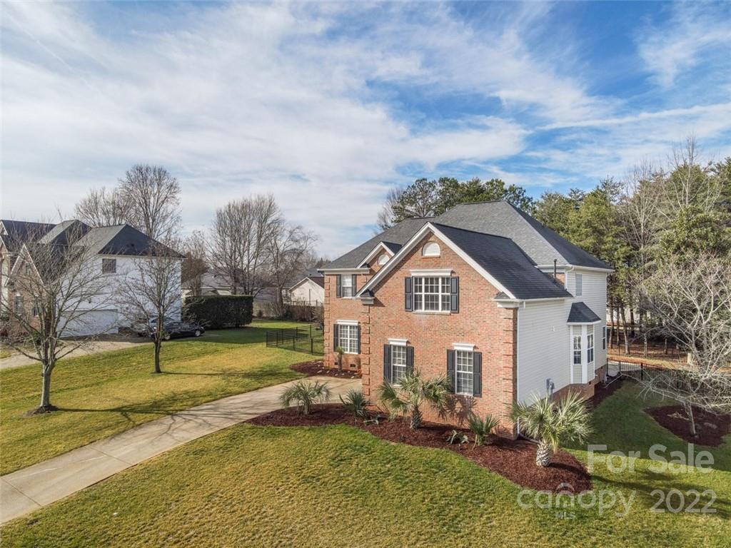 Property image 2 of 143 Longboat Road in Morrison Cove, Mooresville, NC 28117