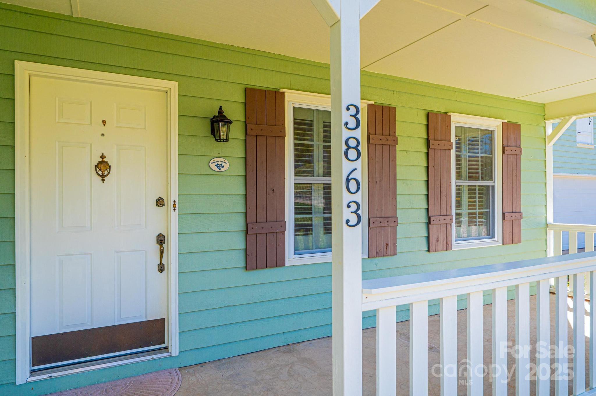 Property image 3 of 3863 Shakespeare Drive in Maybrook, Hickory, NC 28601
