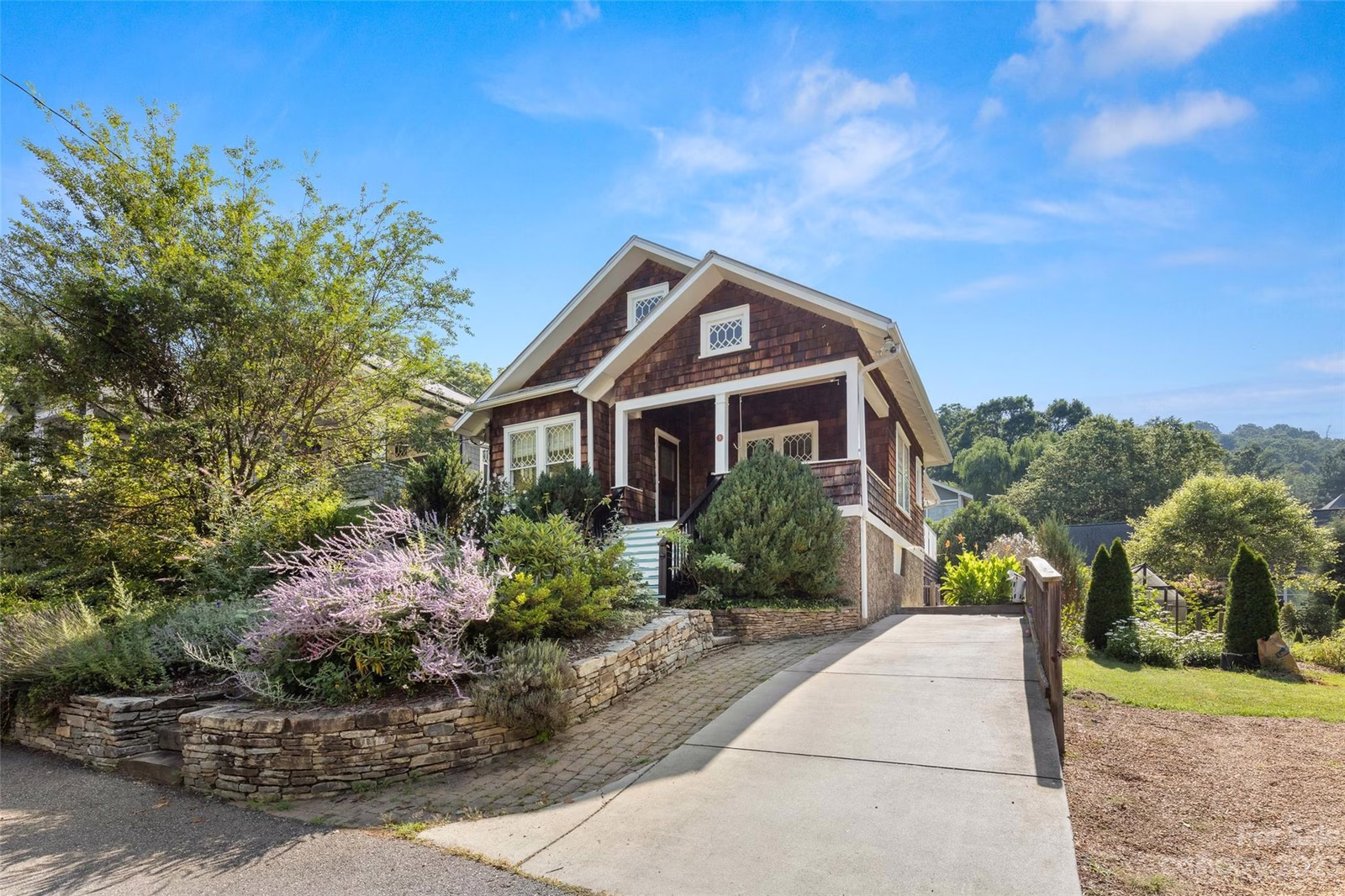 Property image 1 at 5 Oak Park Road, Asheville, NC 28801