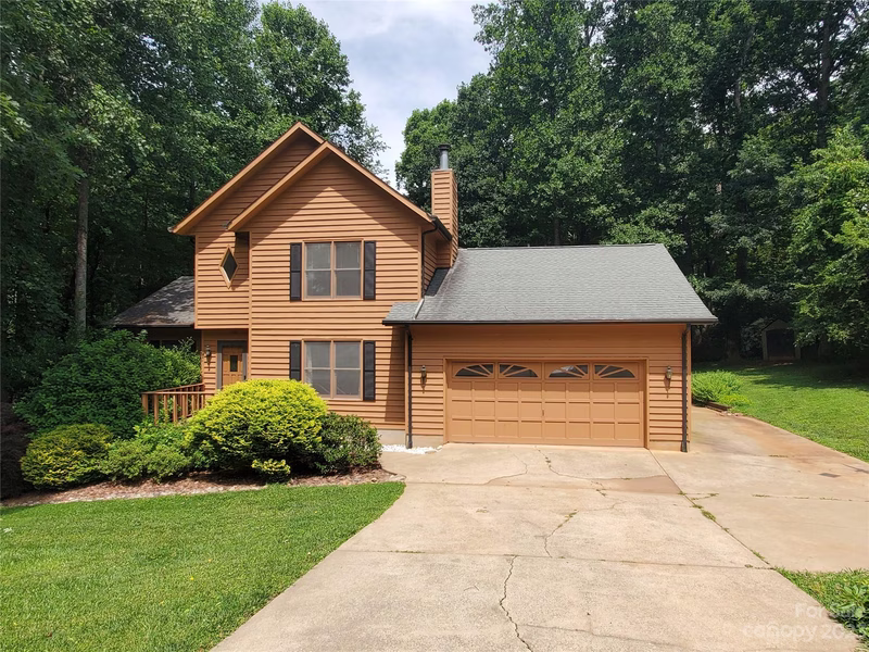 1100 Hidden Creek Court