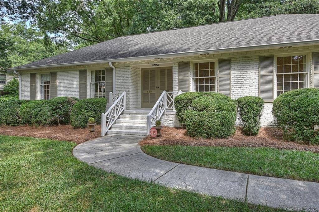 Property image 2 of 638 Edgemont Road in The Cloisters, Charlotte, NC 28211