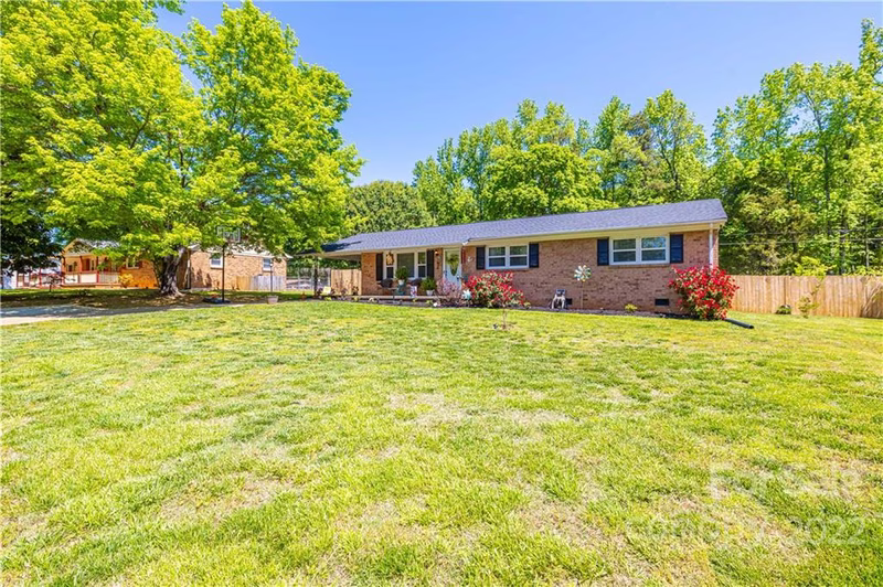 Property image 2 at 2626 Fairgreen Drive, Gastonia, NC 28056