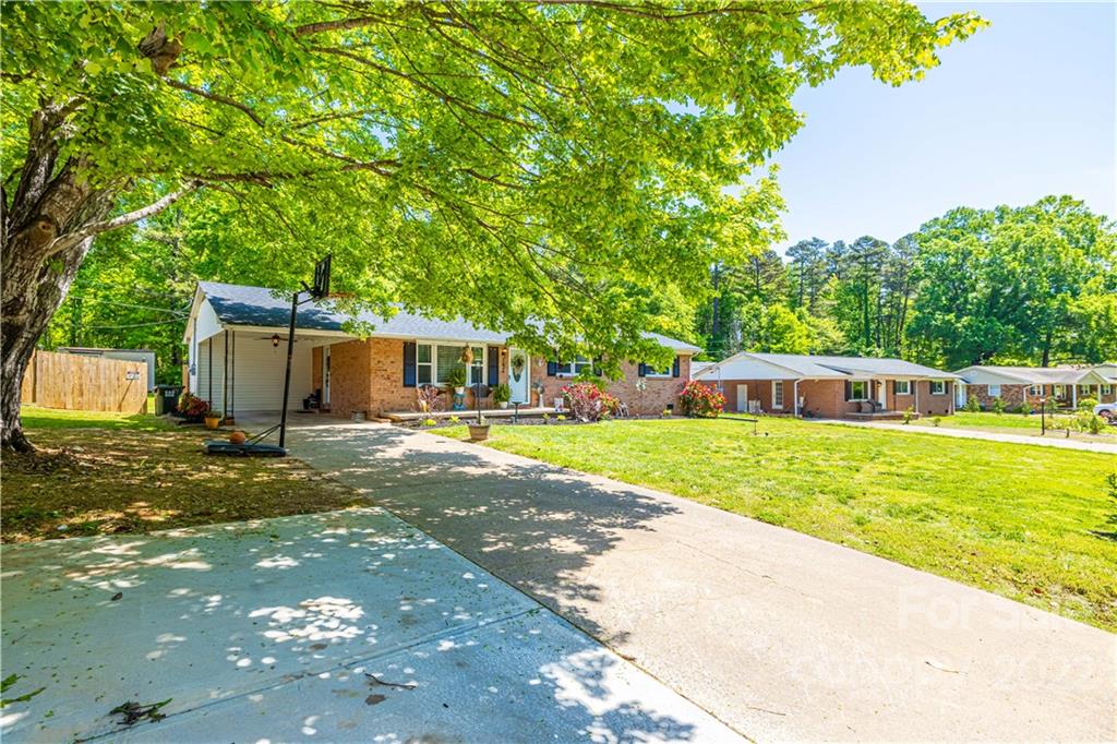 Property image 3 of 2626 Fairgreen Drive in Southgate, Gastonia, NC 28056