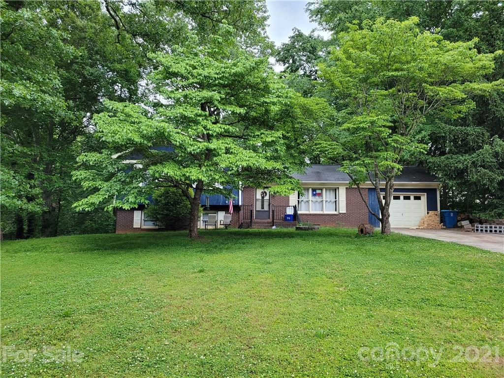 Property image 2 of 112 Sycamore Road in Westcliffe, Salisbury, NC 28147