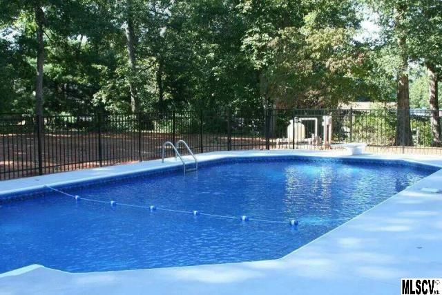 Property image 4 of 1611 Oakmont Drive in Oakmont, Lenoir, NC 28645