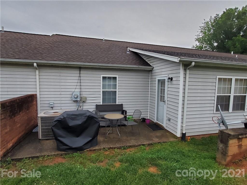 Property image 2 of 110 24th Street in Mimosa Gardens, Hickory, NC 28601