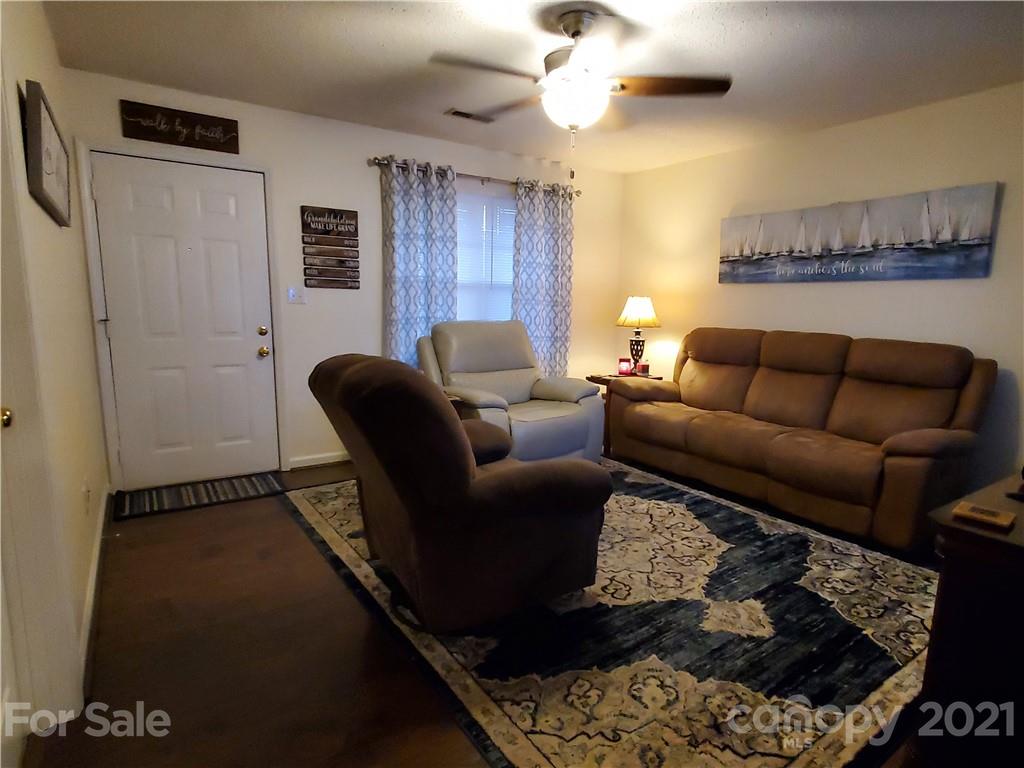 Property image 4 of 110 24th Street in Mimosa Gardens, Hickory, NC 28601