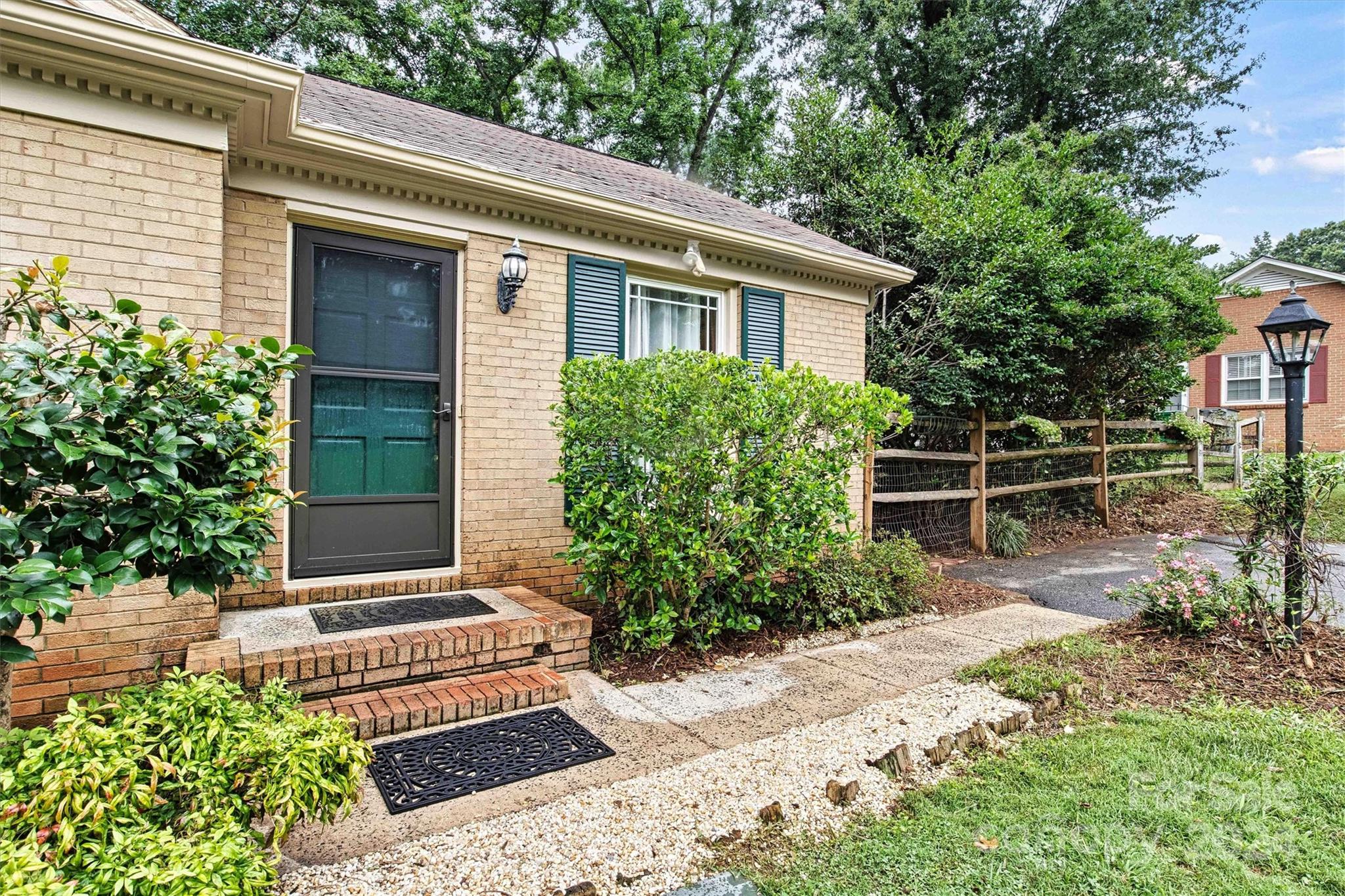 Property image 5 of 5325 Hollirose Drive in Birnam Woods, Charlotte, NC 28227