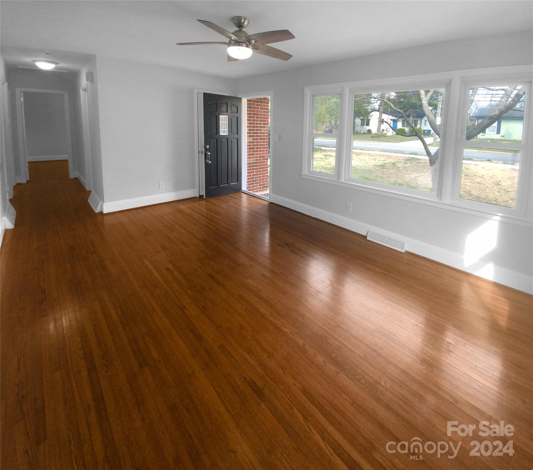 Property image 3 of 2316 Kilborne Drive in Markham Village, Charlotte, NC 28205