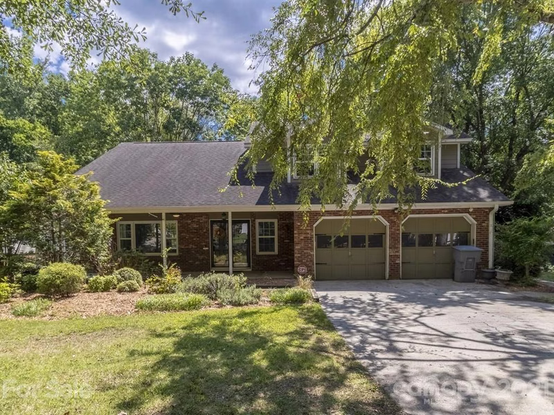 4008 Foxmoor Drive