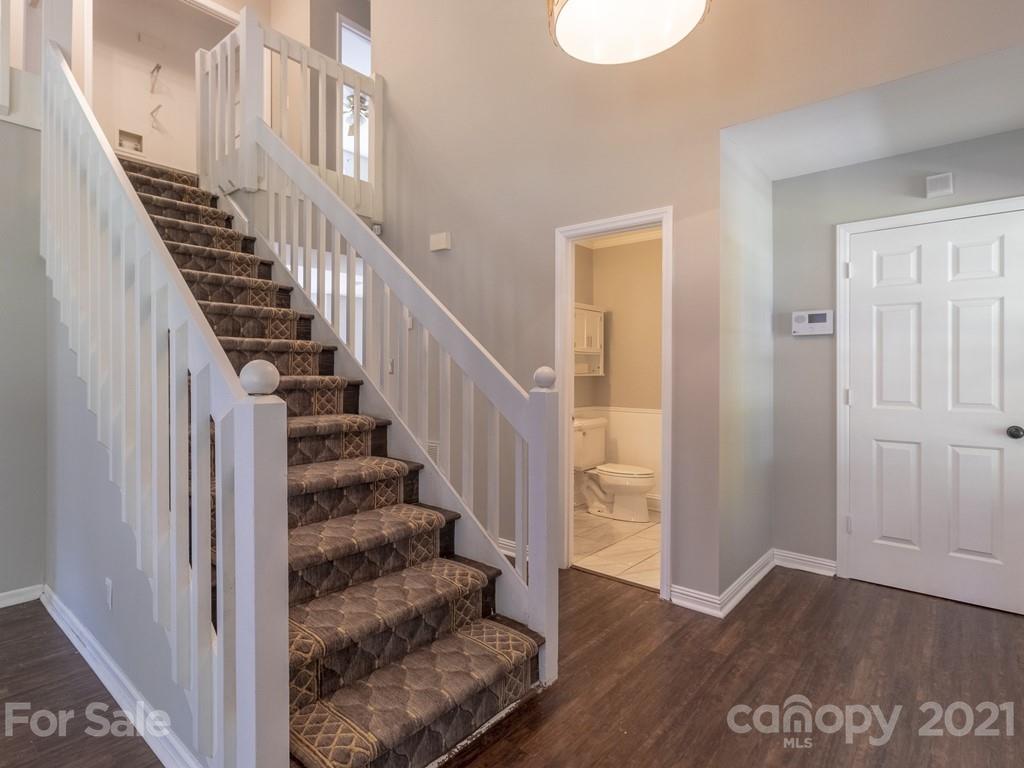 Property image 5 of 4008 Foxmoor Drive in Carmel Valley, Charlotte, NC 28226