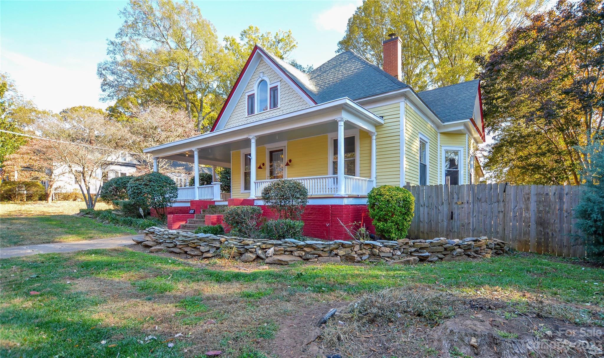 Property image 3 of 728 E Broad Street in Park Place, Statesville, NC 28677