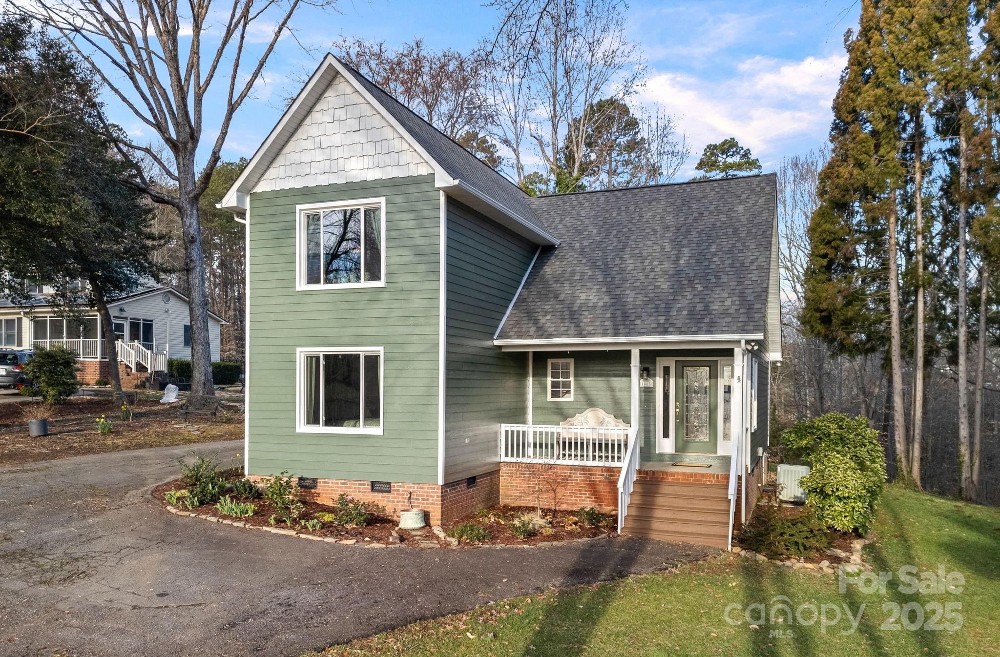 Property image 4 of 1665 Sherwood Court in Sherwood Shores, Sherrills Ford, NC 28673