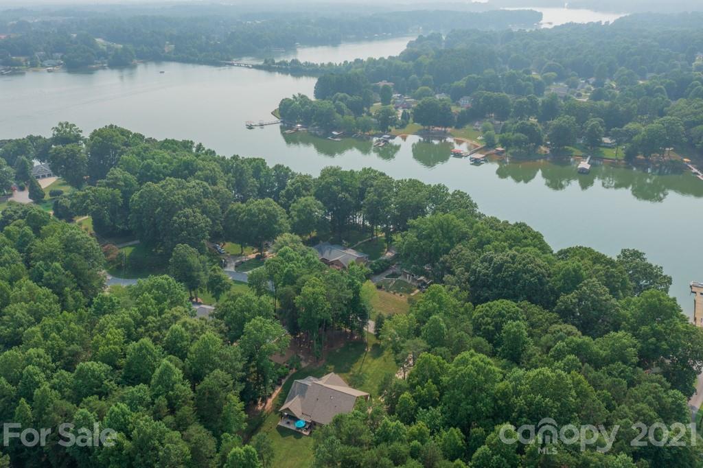 Property image 2 of 161 Morgan Bluff Road in Pirates Cove, Mooresville, NC 28117