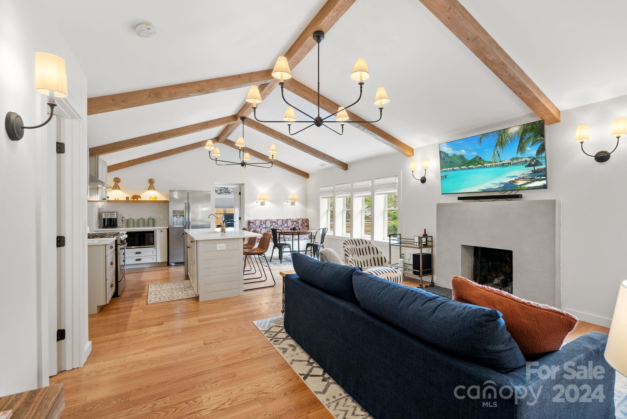 Property image 3 of 207 Hawthorne Avenue in Grovemont, Swannanoa, NC 28778
