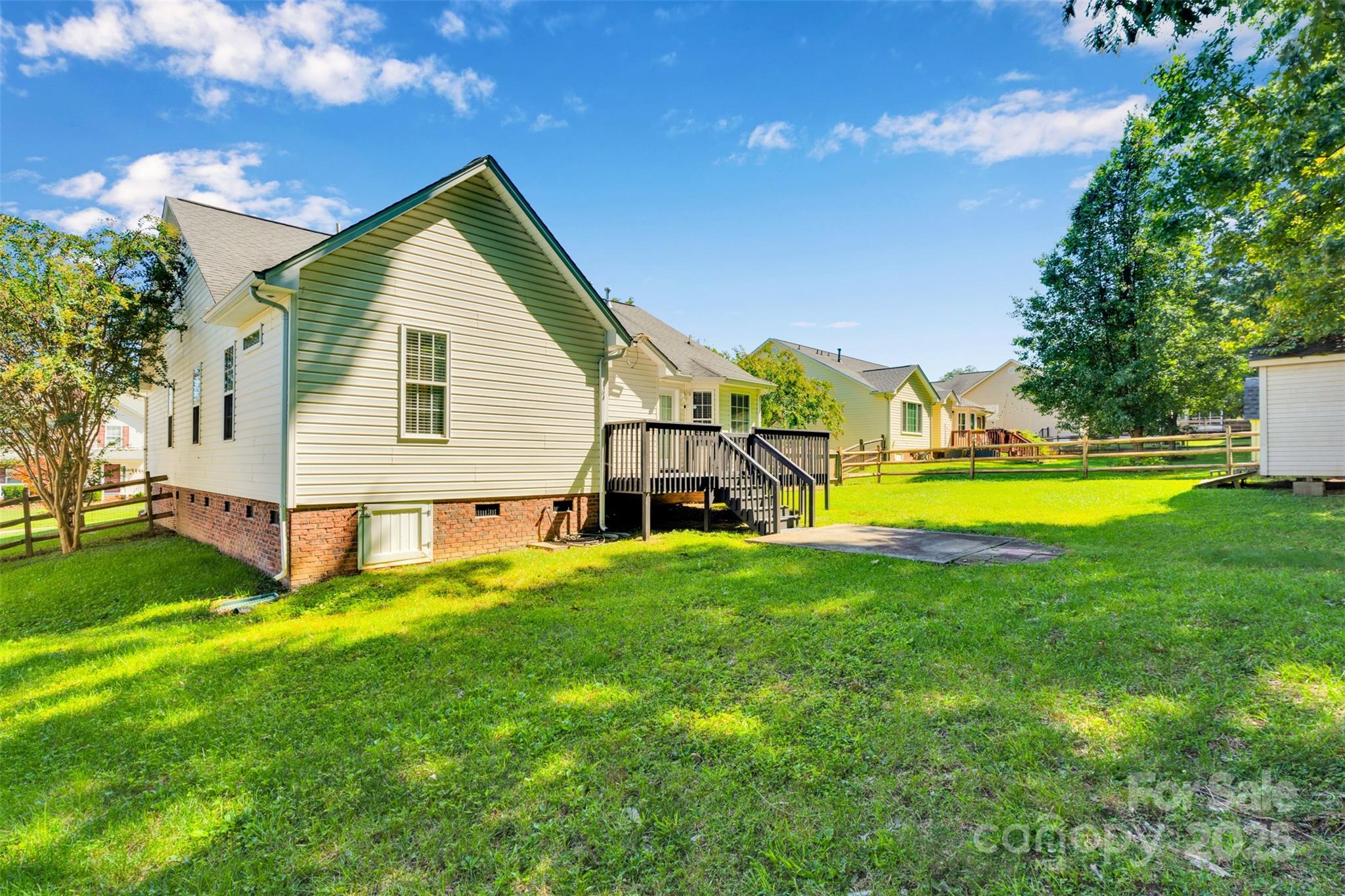 Property image 4 of 912 Carole Summey Drive in Summey Knoll, Dallas, NC 28034