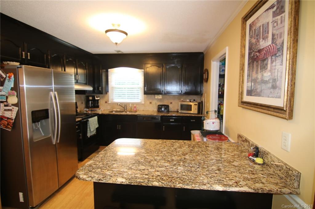 Property image 4 of 611 Tryon Place in Governors Square, Gastonia, NC 28054