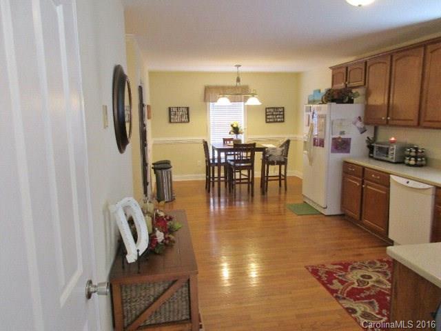 Property image 5 of 2502 Burton Estates Lane in Burton Estates, Lincolnton, NC 28092