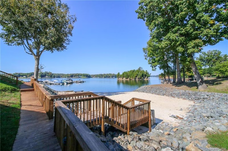 Property image 2 at 13820 Queens Harbor Road, Charlotte, NC 28278