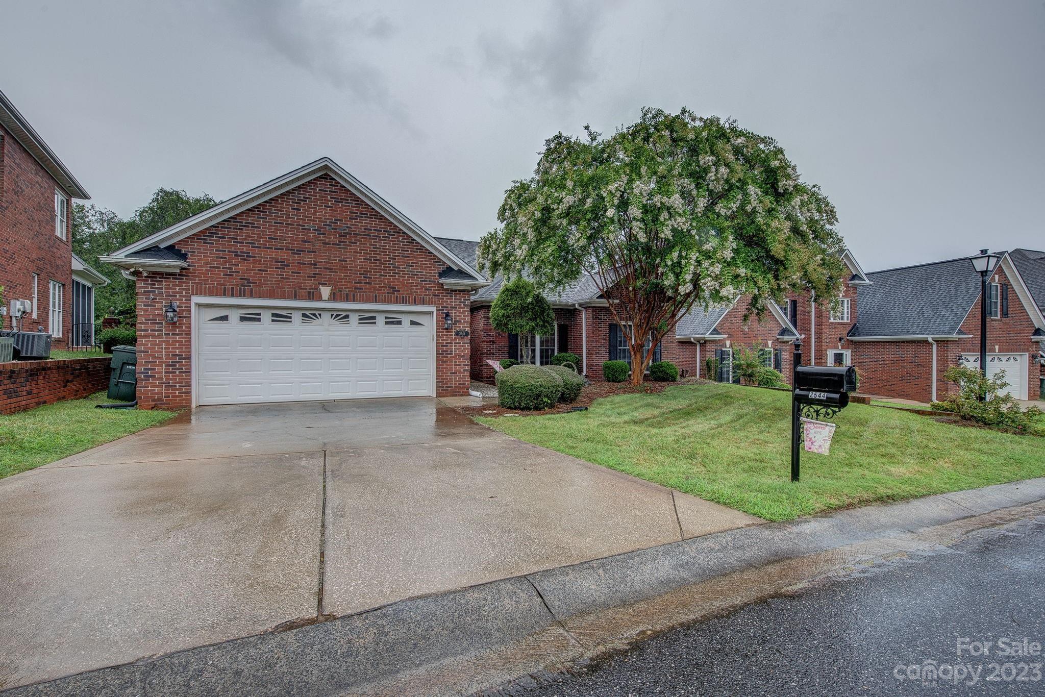 Property image 2 of 2544 Firethorn Court in Cypress Pointe, Gastonia, NC 28056