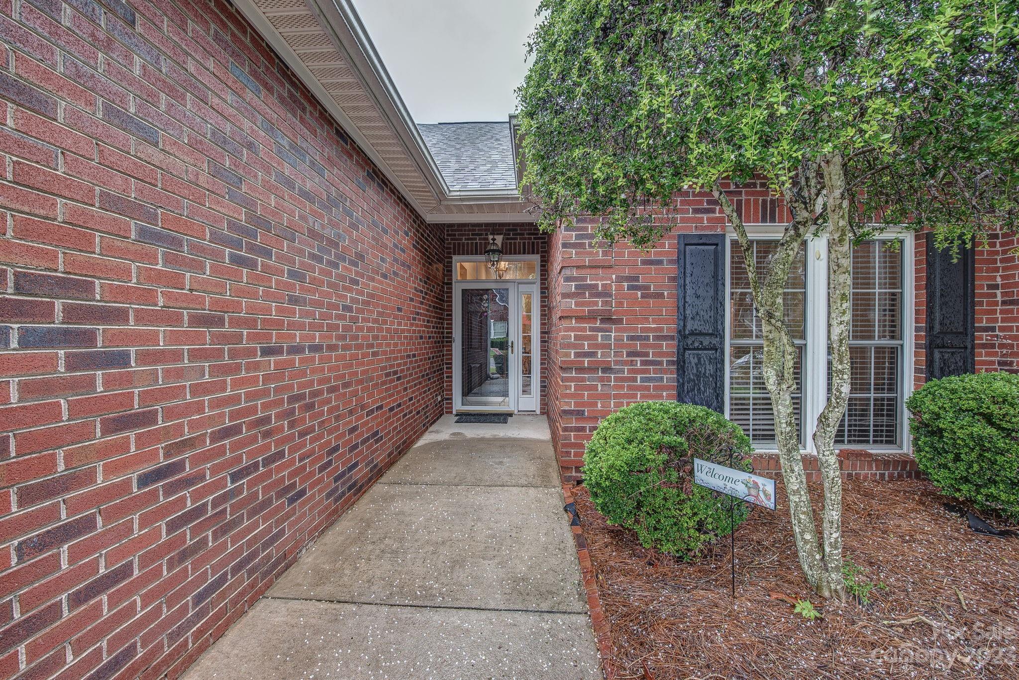 Property image 3 of 2544 Firethorn Court in Cypress Pointe, Gastonia, NC 28056