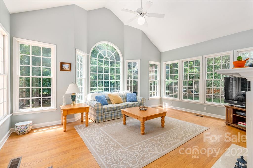 Property image 2 of 4208 Moss Creek Court in Providence Hills, Matthews, NC 28105