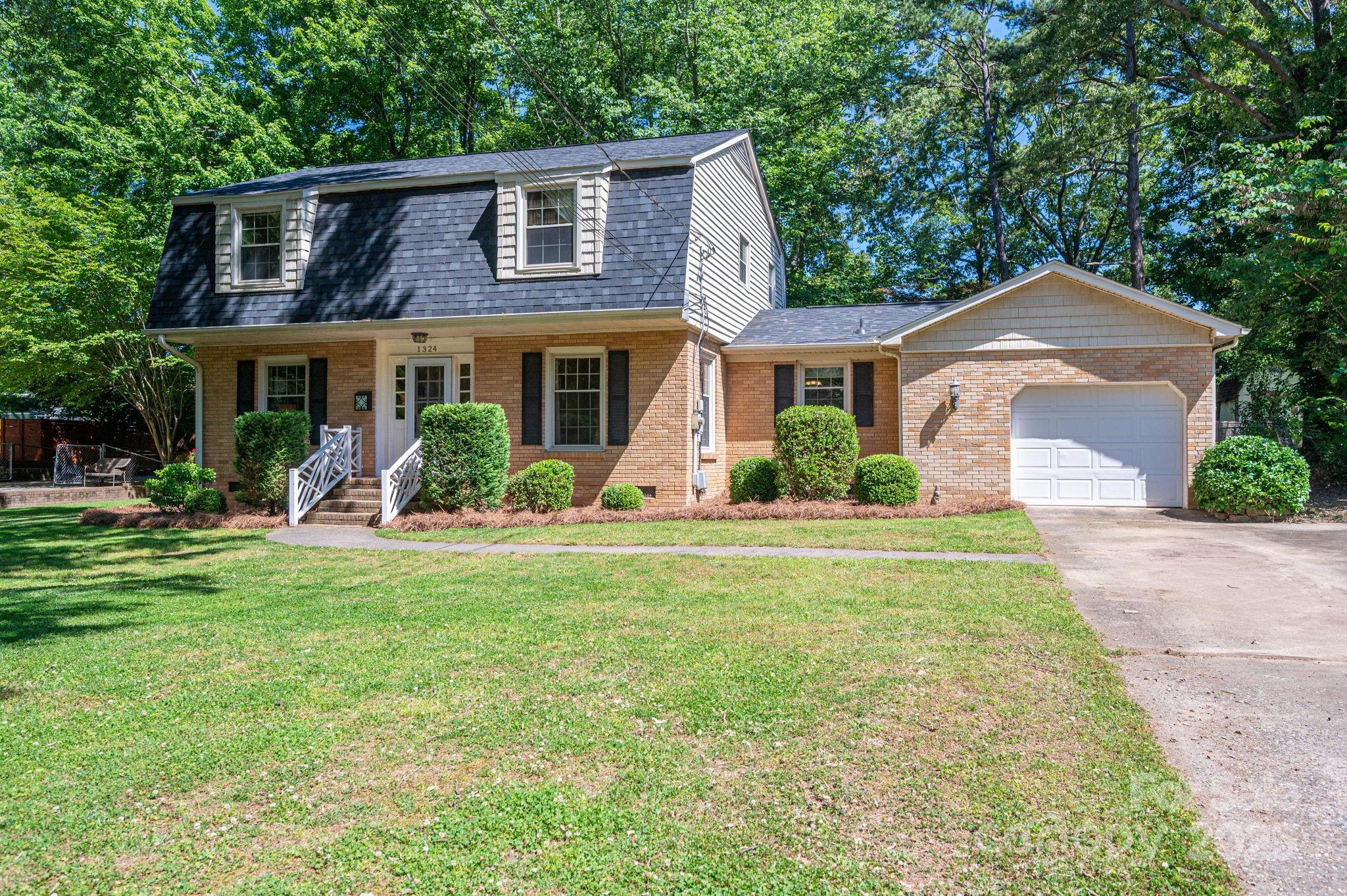 Property image 3 of 1324 Princeton Avenue in Kingswood, Gastonia, NC 28054