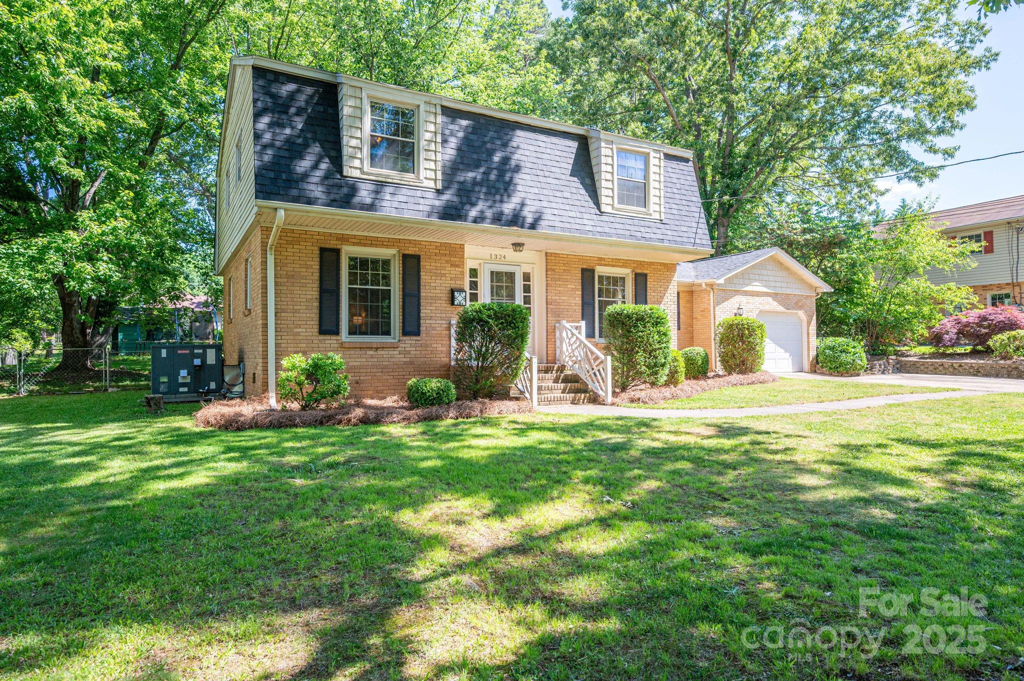 Property image 4 of 1324 Princeton Avenue in Kingswood, Gastonia, NC 28054