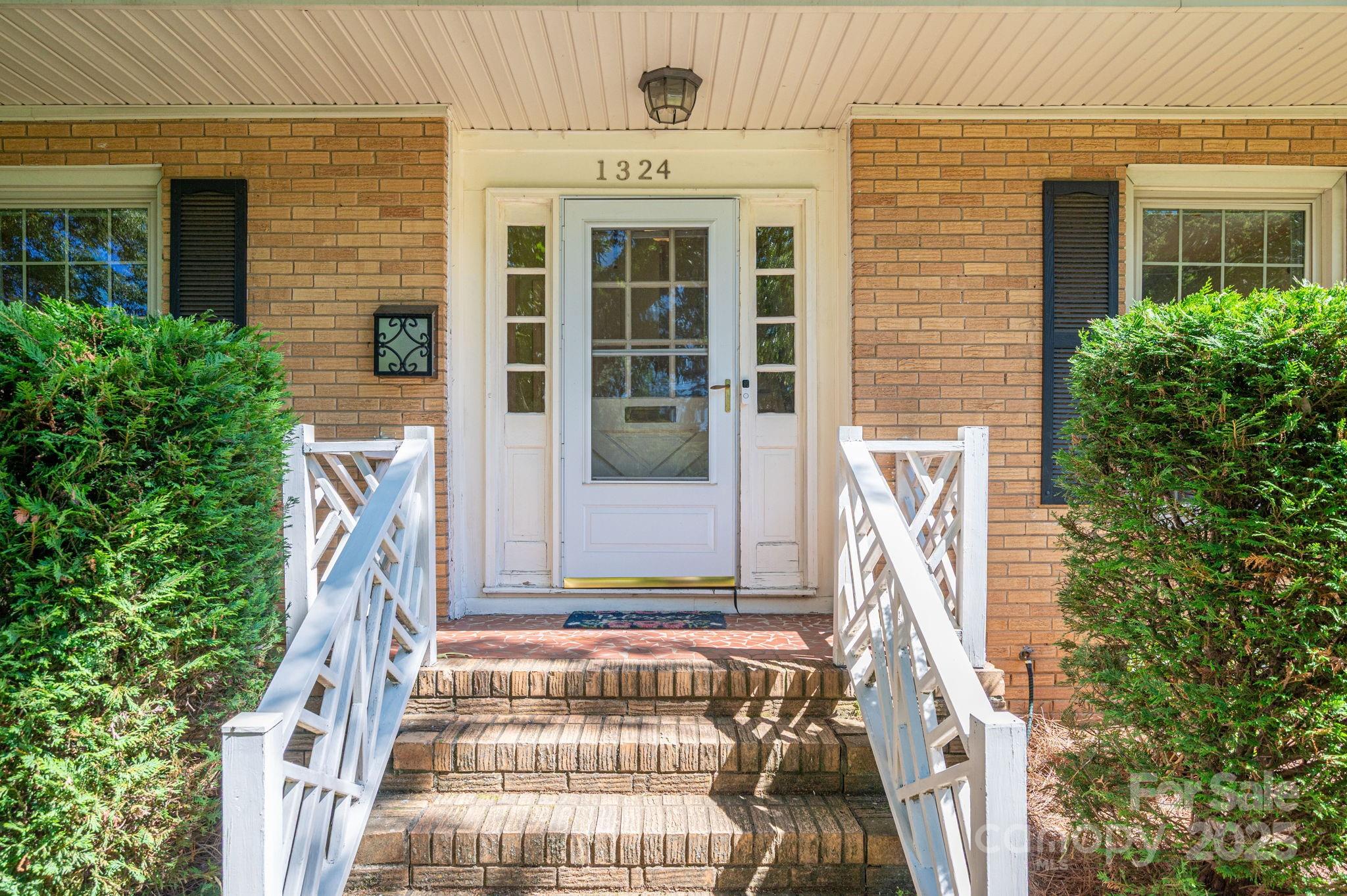 Property image 5 of 1324 Princeton Avenue in Kingswood, Gastonia, NC 28054
