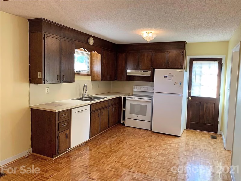 Property image 5 at 1800 Woodridge Circle, Hickory, NC 28602