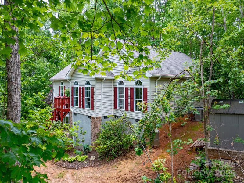Ravenwood Forest, Horse Shoe Community