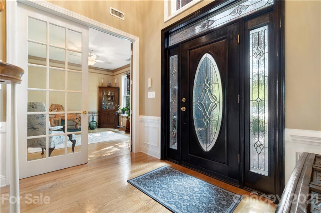 Property image 2 of 102 Castles Gate Drive in Morrison Cove, Mooresville, NC 28117